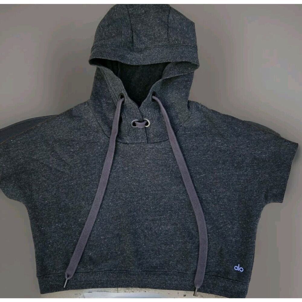 Alo Yoga Realm Short Sleeve‎ Charcoal Gray Hoodie Top XS Workout Sweater Top